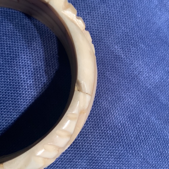 Bone Vintage Bangle, layered snd carved!  Beautiful! - Picture 4 of 5